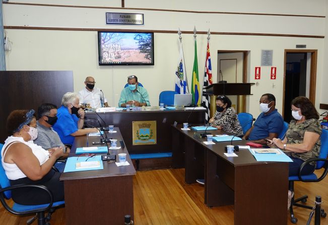 Vereadores aprovam reajuste salarial de servidores municipais e parceria da prefeitura com Sesi