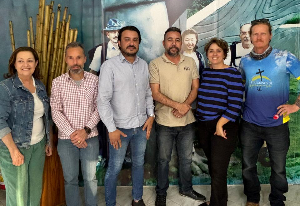 Vereadores visitam sede da Associação do Caminho da Fé 