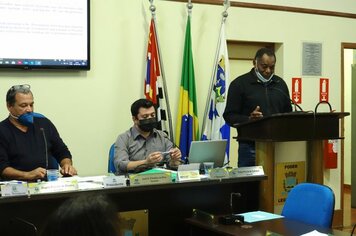 Foto - Vereadores se reúnem na última sessão ordinária do semestre