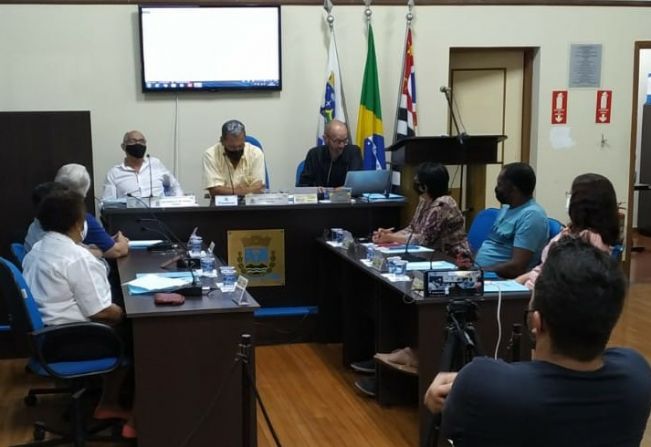 A INSTALAÇÃO DE FIBRA ÓTICA NA CASCATA, O ASFALTAMENTO DAS RUAS DOS BAIRROS AREIAS E CASCATA E A CONSTRUÇÃO DE UMA PISTA DE SKATE NA CIDADE, ESTIVERAM ENTRE OS ASSUNTOS DEBATIDOS NA SESSÃO DO DIA 25